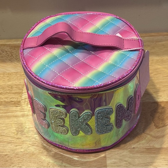 NWTS MISS GWENS OMG ACCESSORIES RAINBOW & GLITTER WEEKEND ROUND COSMETIC BAG. - Picture 4 of 7